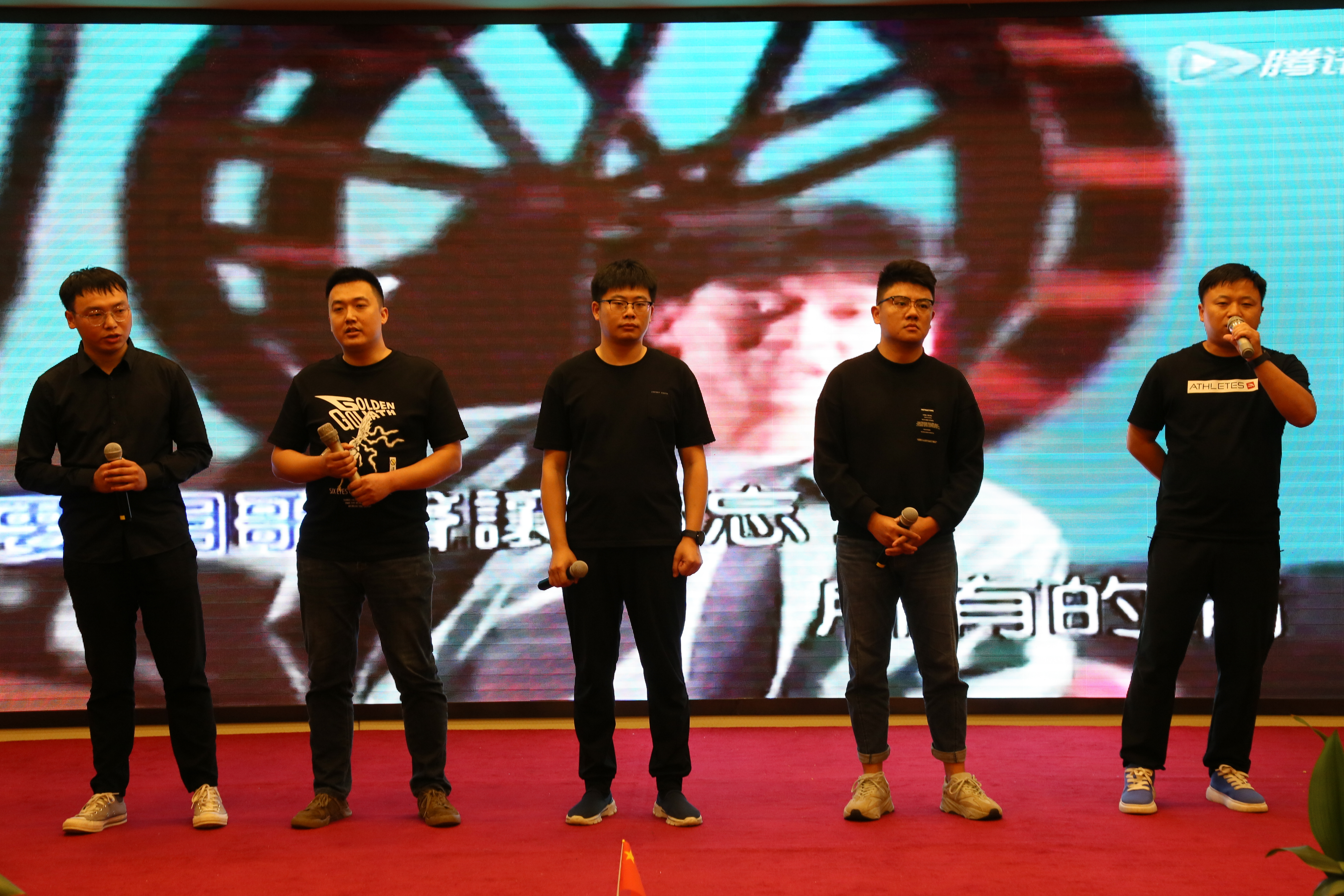 e441ec4310189f014159dcd0f5efee9.jpg