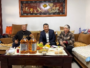 【長(zhǎng)田動(dòng)態(tài)】情暖重陽(yáng)！長(zhǎng)田實(shí)業(yè)攜愛(ài)入戶，把關(guān)懷送到員工長(zhǎng)輩身邊